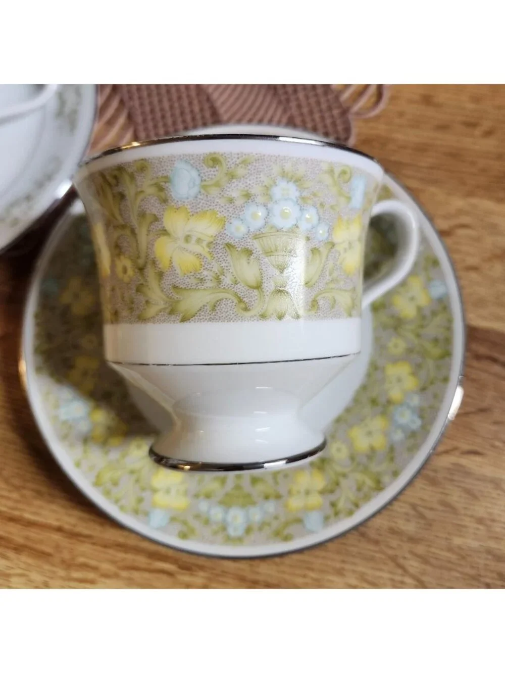 6 Sets Mismatched China Tea Cups & Saucers, Green & Gold